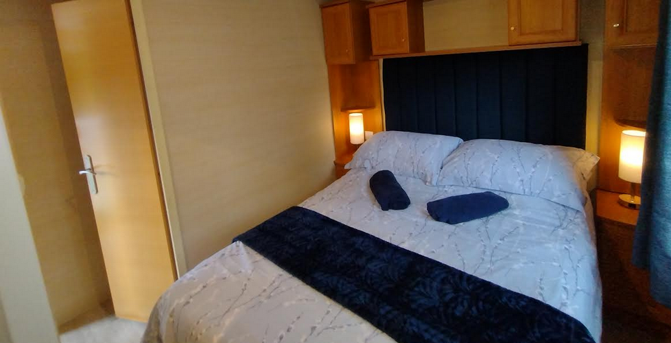 Bedroom in Skylarks Chalet at Sea View Campsite, Slapton, South Devon (8 miles from Dartmouth)