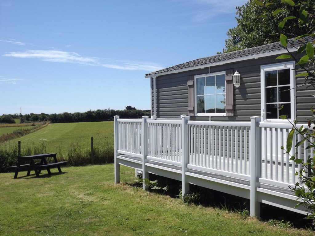 Skylarks Chalet at Sea View Campsite, Slapton, South Devon (8 miles from Dartmouth)